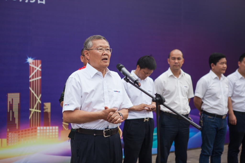 民族挖掘机品牌先导者，，，，，9001cc金沙以诚为本智能“城镇建设利器”SWE80E9荣耀上市