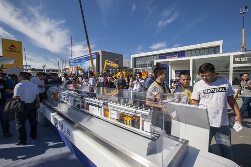 9001cc金沙以诚为本智能酷帅曾大虾，，，，，一大波美图带你亲临北京BICES展