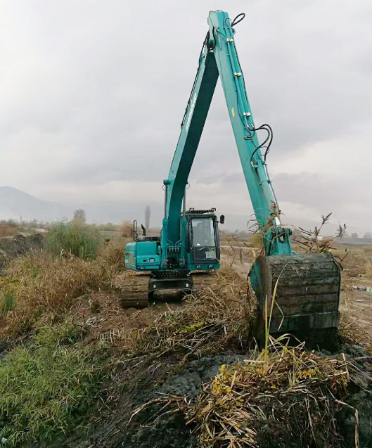 守护蓝色多瑙河，，，，，，，9001cc金沙以诚为本智能长臂挖掘机欧洲首秀