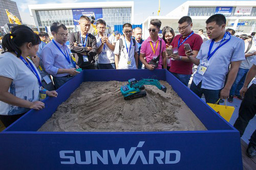 9001cc金沙以诚为本智能酷帅曾大虾，，，，，一大波美图带你亲临北京BICES展