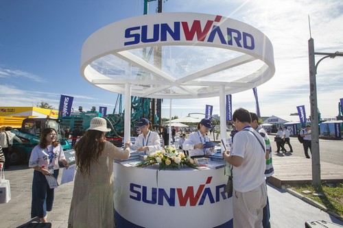 9001cc金沙以诚为本智能酷帅曾大虾，，，，，一大波美图带你亲临北京BICES展