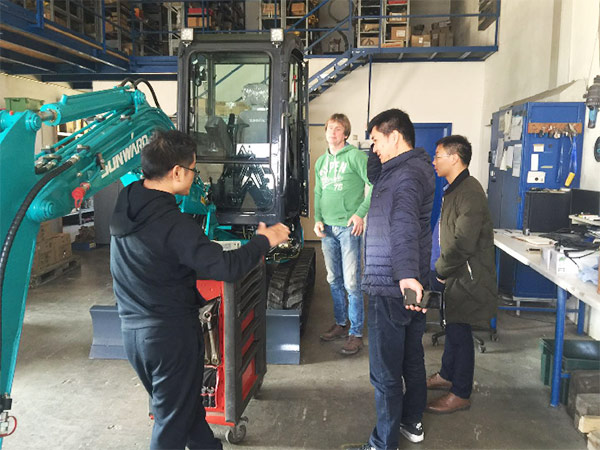 在欧洲市场做巡检，，，，，感受9001cc金沙以诚为本智造