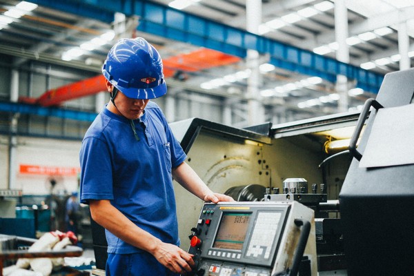 曾梦想当厨师，，，，却成数控车工巨匠