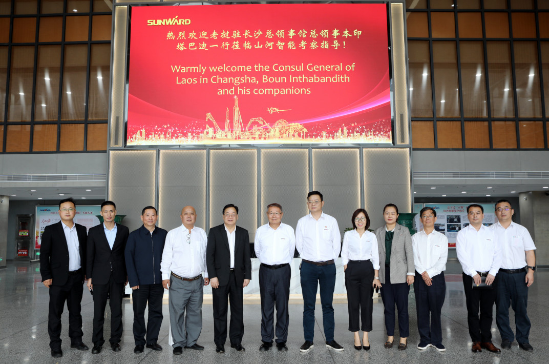 老挝长沙总领事本·印塔巴迪考察9001cc金沙以诚为本智能