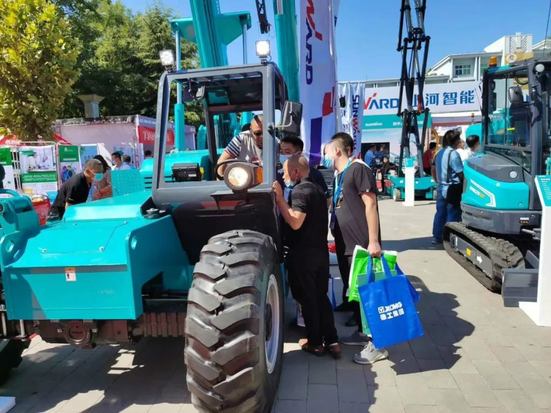 9001cc金沙以诚为本智能高空作业装备“吸睛”雄安展