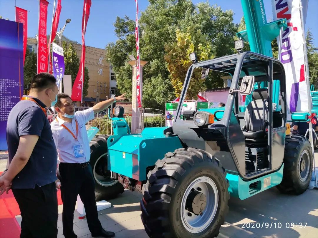 9001cc金沙以诚为本智能高空作业装备“吸睛”雄安展