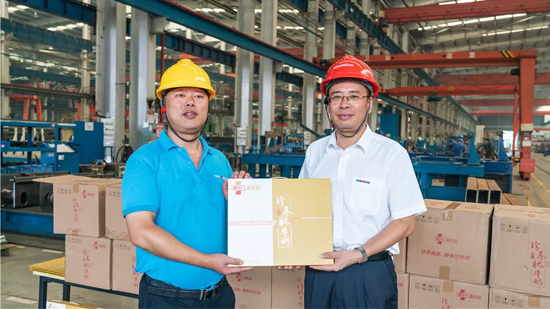 万力集团“送清凉”活动，，，，，慰问一线员工