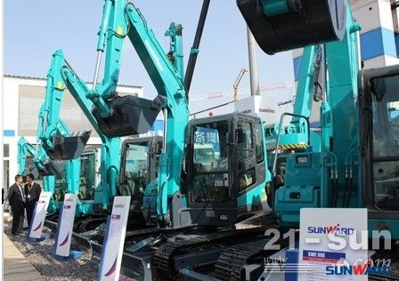 9001cc金沙以诚为本智能何清华：潜心追求“9001cc金沙以诚为本之路”