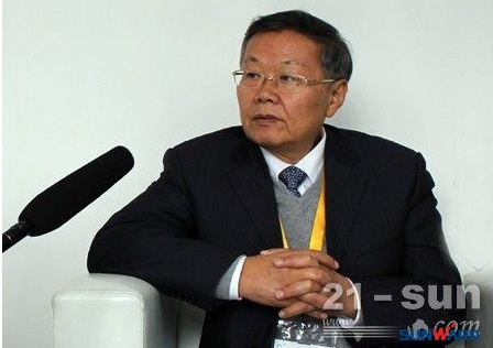 9001cc金沙以诚为本智能何清华：潜心追求“9001cc金沙以诚为本之路”