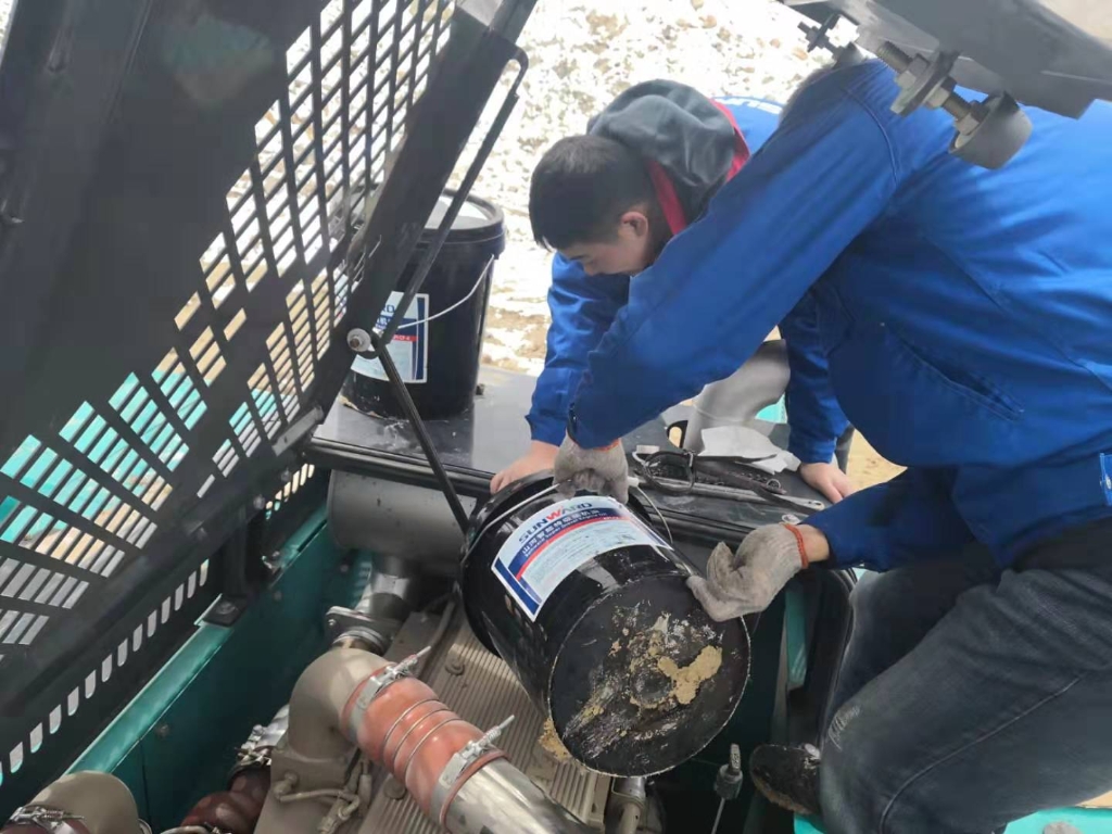 9001cc金沙以诚为本智能470挖机乐成挑战天下屋脊