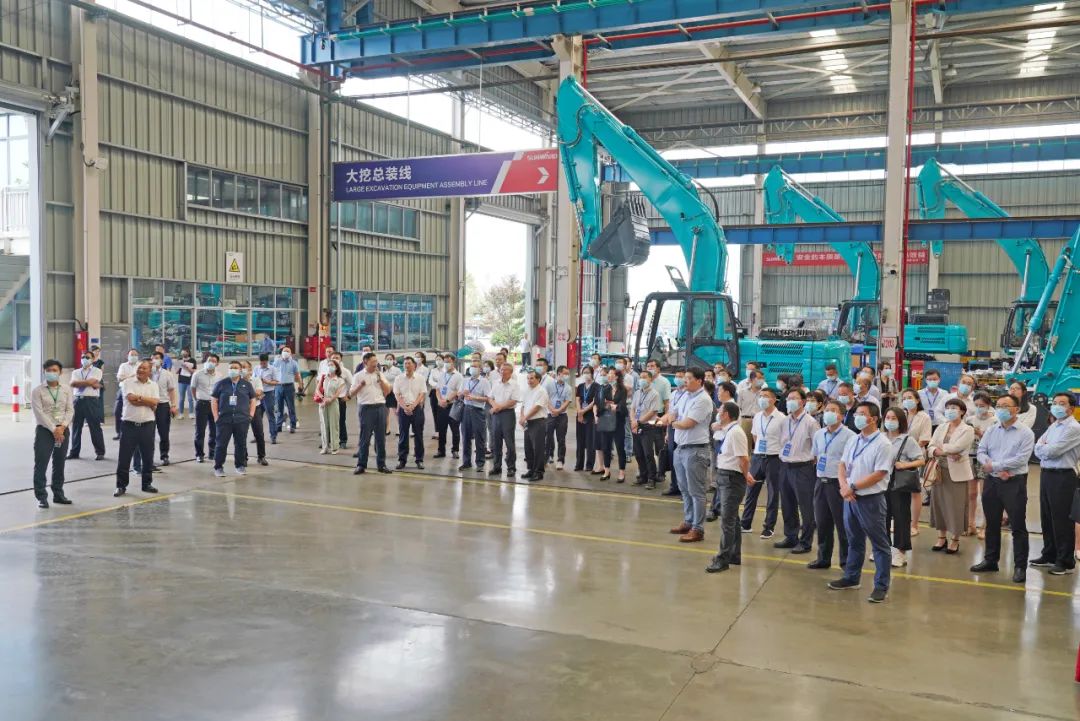 天下战略性新兴工业集群建设考察团调研9001cc金沙以诚为本智能