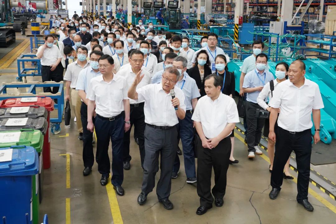 天下战略性新兴工业集群建设考察团调研9001cc金沙以诚为本智能