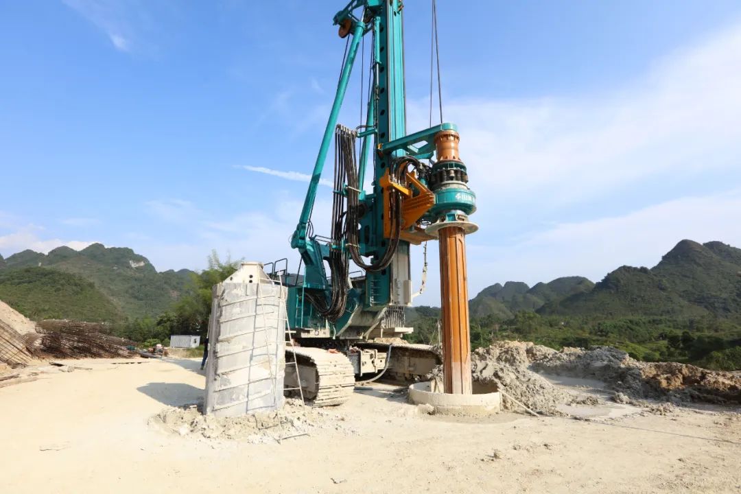 一个月只完成3根桩，，，为何客户连连赞美？？？？？