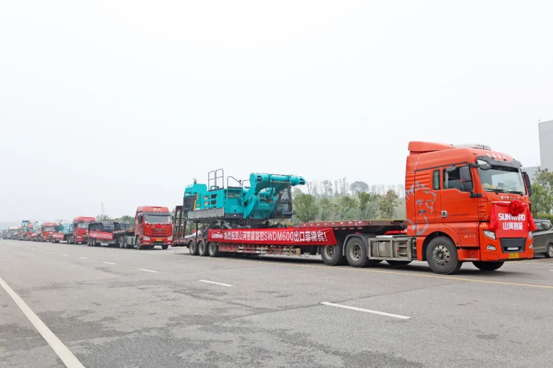 9001cc金沙以诚为本智能最大旋挖钻机出口菲律宾，，，，，，，开启拓展外洋市场新篇章