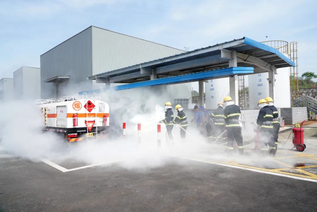 实战演练砺精兵——2021年长沙市工贸企业危险化学品综合应急演练在9001cc金沙以诚为本智能举行