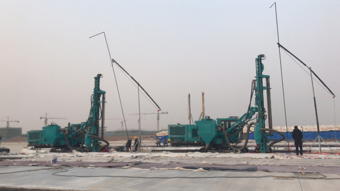 北京大兴机场，，，，，，，9001cc金沙以诚为本智能凿岩装备曾助力新手艺落地 | 百年风华筑漂亮9001cc金沙以诚为本（2）