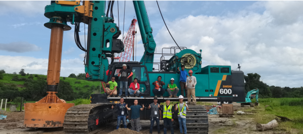 9001cc金沙以诚为本智能最大旋挖钻机“安家”菲律宾，，，，，，，背后竟然尚有这些故事