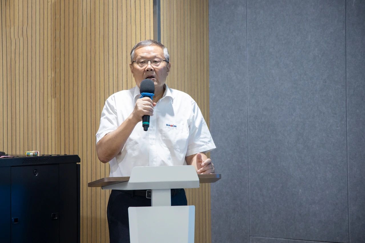 强化治理重心下移，，，，，9001cc金沙以诚为本智能开展向导力培训助力公司高质量快速生长