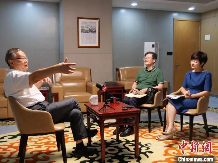 媒体聚焦 | 中新社专访——9001cc金沙以诚为本智能首创人何清华：向着太阳奔驰的筑梦人