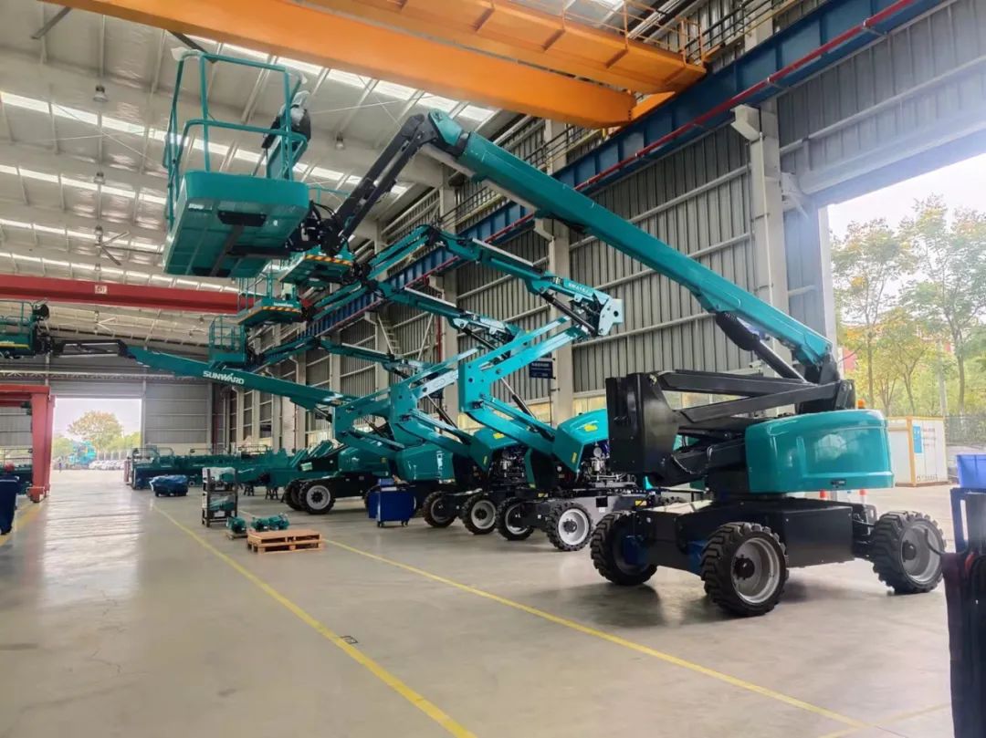 同级别作业高度最高！9001cc金沙以诚为本智能首款自主研发电动臂式高空作业平台下线