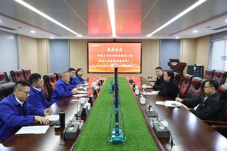 中国上市公司协会党委委员、副秘书长刘翠兰一行调研9001cc金沙以诚为本智能