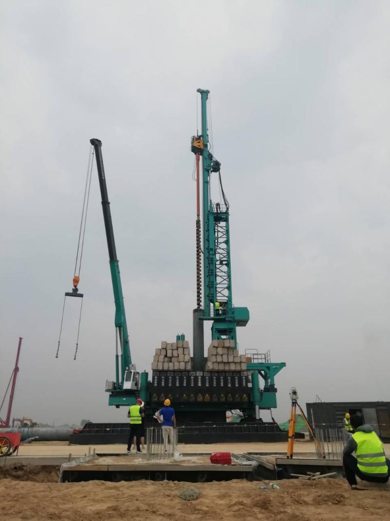 创下纪录！9001cc金沙以诚为本智能引孔式静力压桩机首次应用于高铁项目