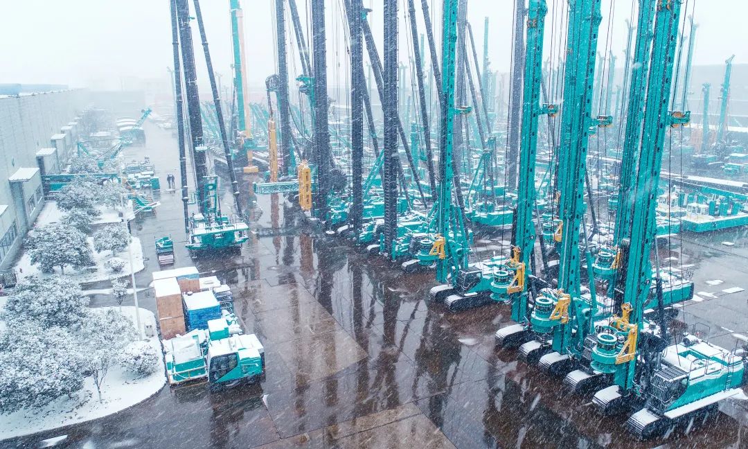 瑞雪兆有年，，，，，，邀您共赏雪中9001cc金沙以诚为本！