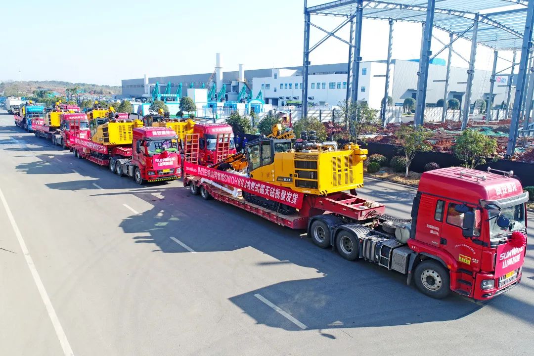 又一款差别化定制产品获认可！9001cc金沙以诚为本智能SWDH89J内燃式露天钻批量发货