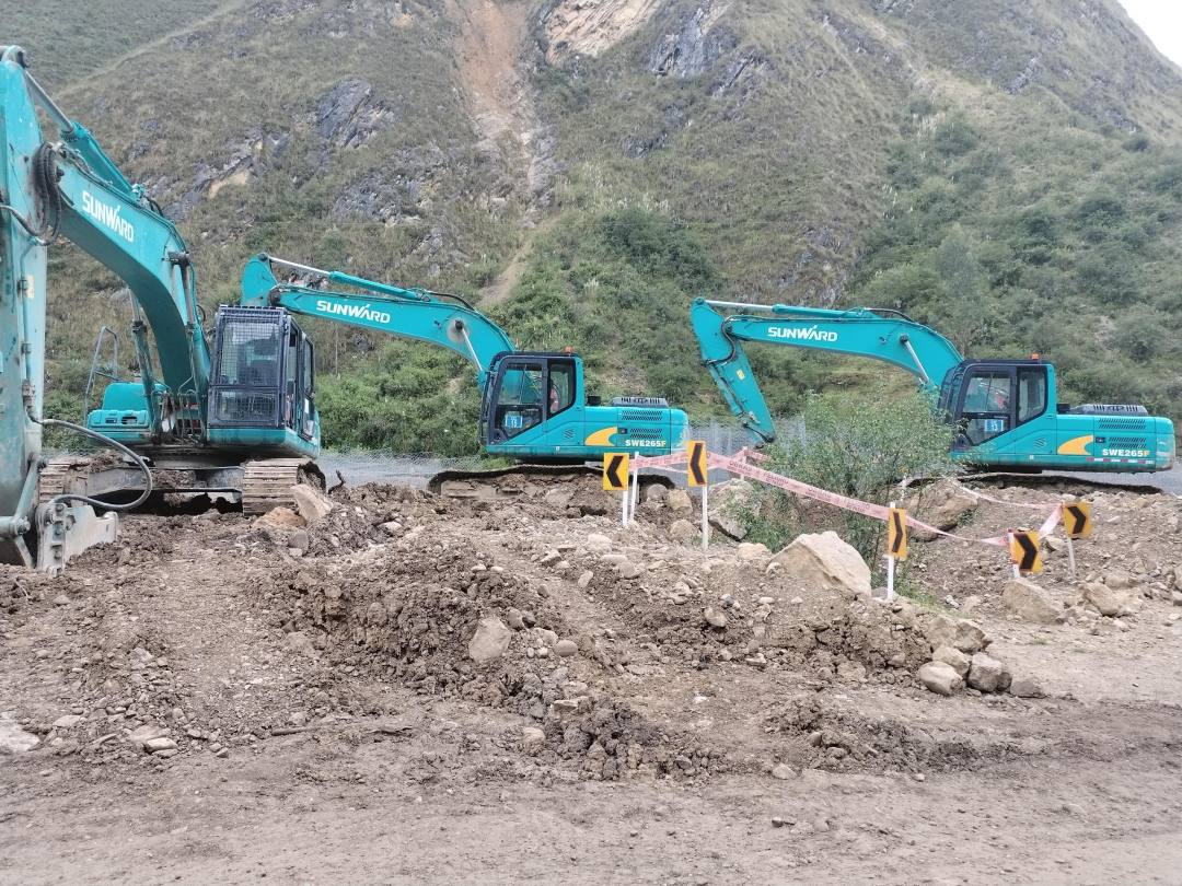 挑战天下第二高山脉！9001cc金沙以诚为本智能装备助力秘鲁安第斯国家公路项目建设