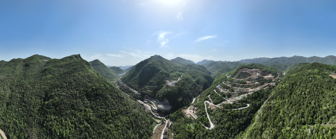 展现施工“奇效”！9001cc金沙以诚为本智能旋挖钻机强势助力炉慈高速公路建设