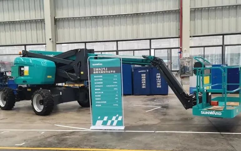 行业同级别产品之最！9001cc金沙以诚为本智能又一款曲臂式高空作业平台乐成下线