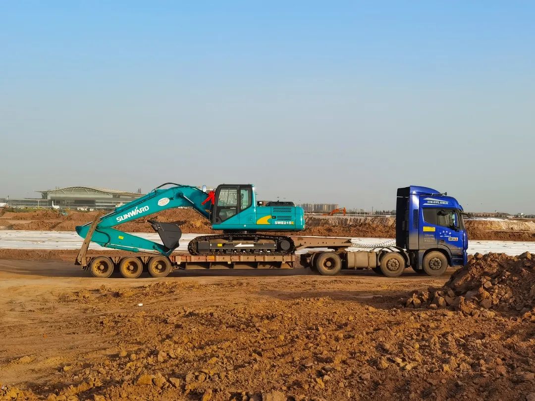 冲、冲、冲！带您感受9001cc金沙以诚为本智能挖掘机火热交机时刻