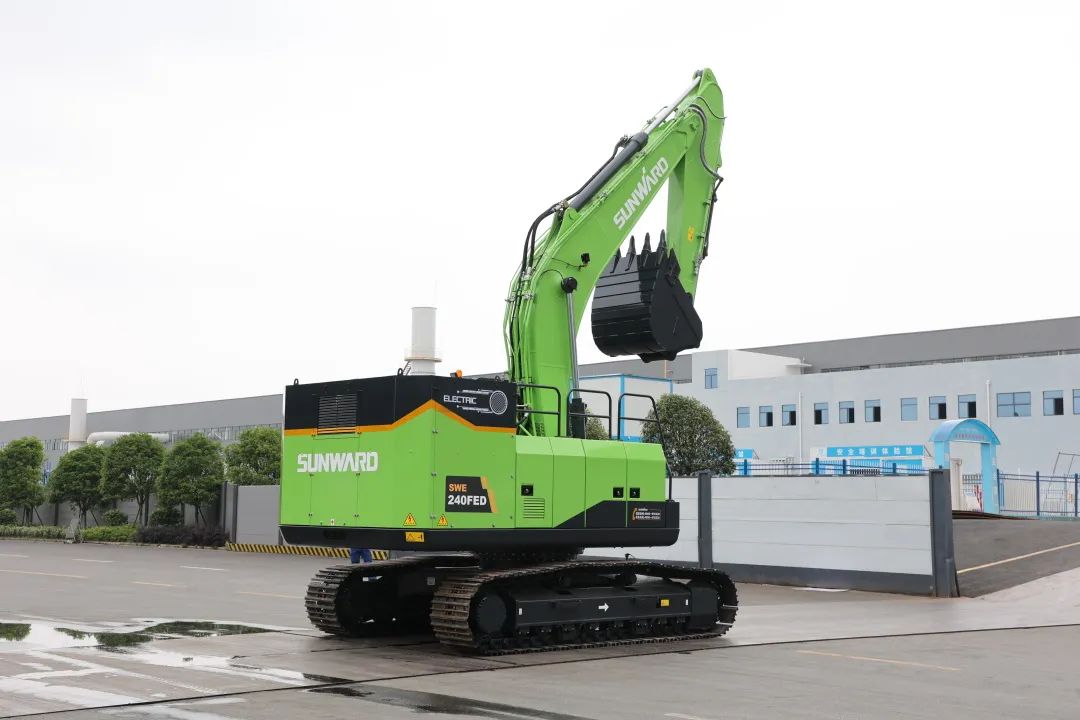 征战川藏铁路！9001cc金沙以诚为本智能新一代电动挖掘机乐成交付