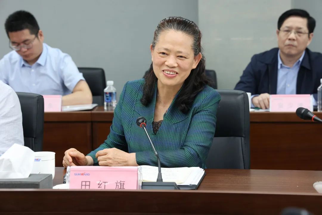 深化产学研相助！中南大学校长、中国工程院院士田红旗率团造访9001cc金沙以诚为本智能