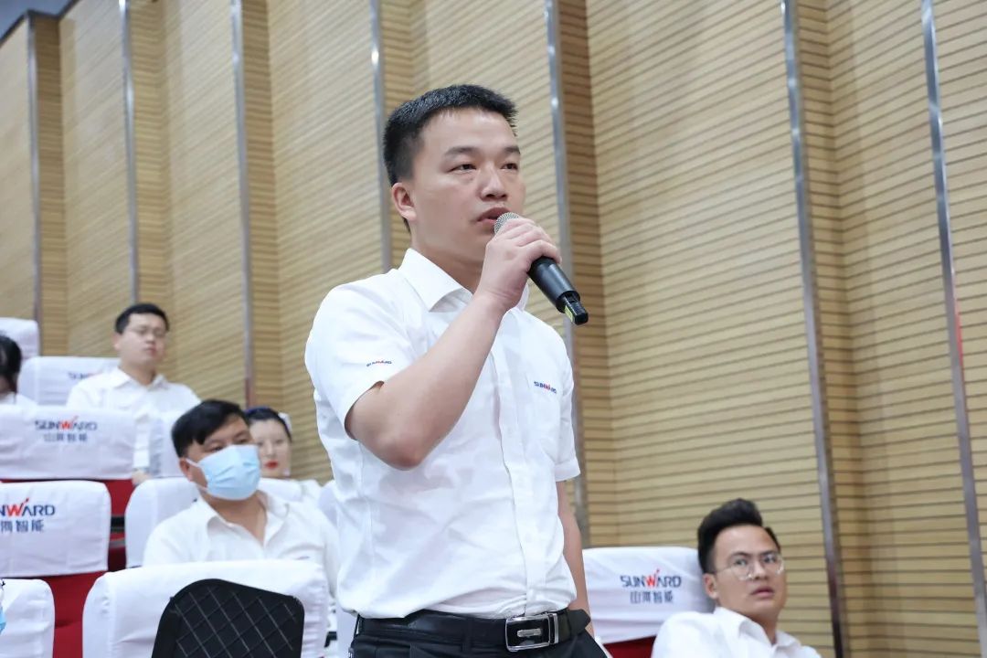 立异引领，，，，，，，，智造未来！“2022院士专家长沙行”高端装备高质量生长钻研会盛大举行