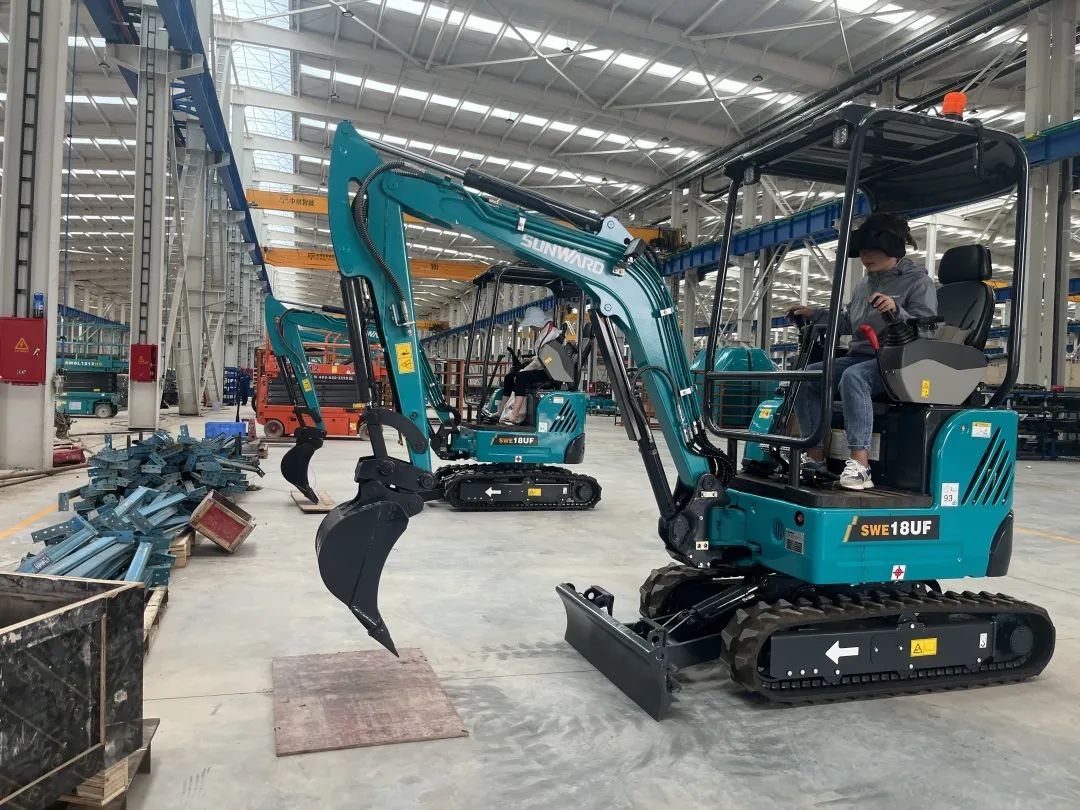 “太绝了！”9001cc金沙以诚为本智能代表长沙精彩亮相湖南省第一届职业手艺大赛特技绝活展演