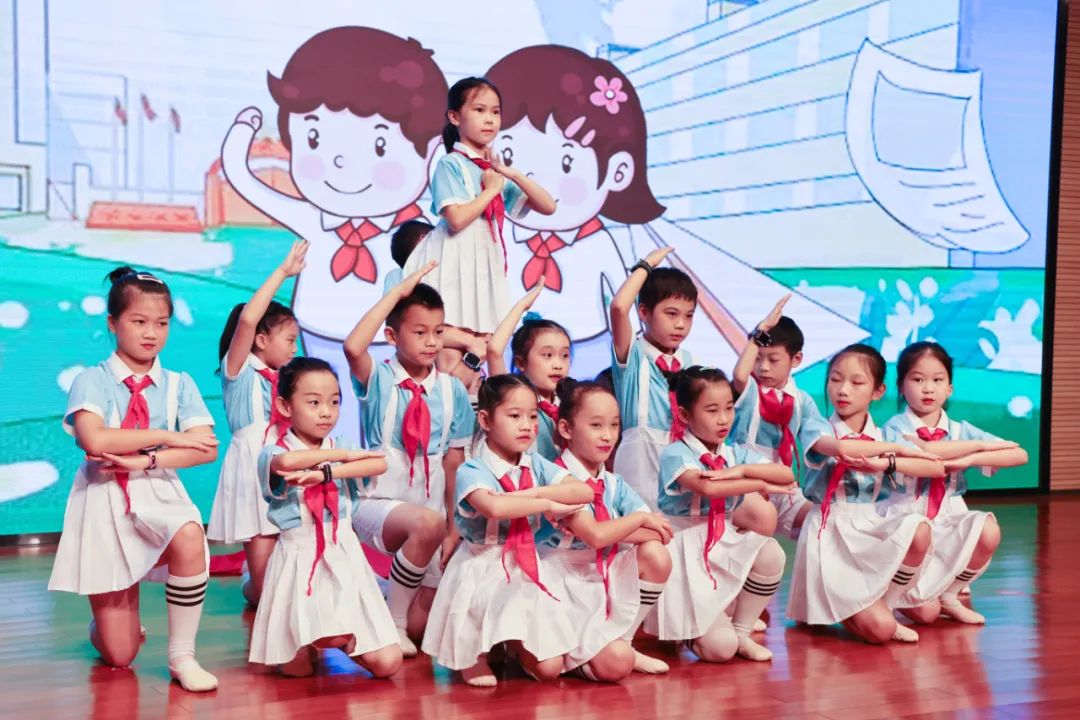 缤纷“暑”假，，，不负所“托”！9001cc金沙以诚为本智能职工子女暑期托管班结业啦