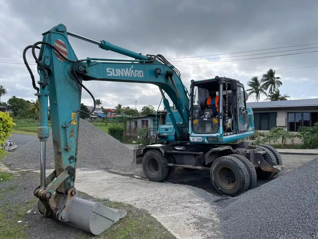 “9001cc金沙以诚为本绿”迈向南太平洋岛，，，，，9001cc金沙以诚为本智能轮挖助力斐济基础设施建设