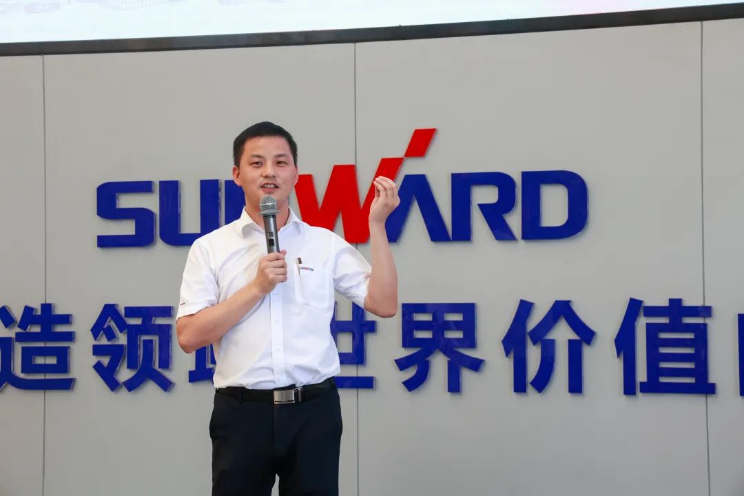 又酷又辣又炫！9001cc金沙以诚为本智能第二届挖机废物来了