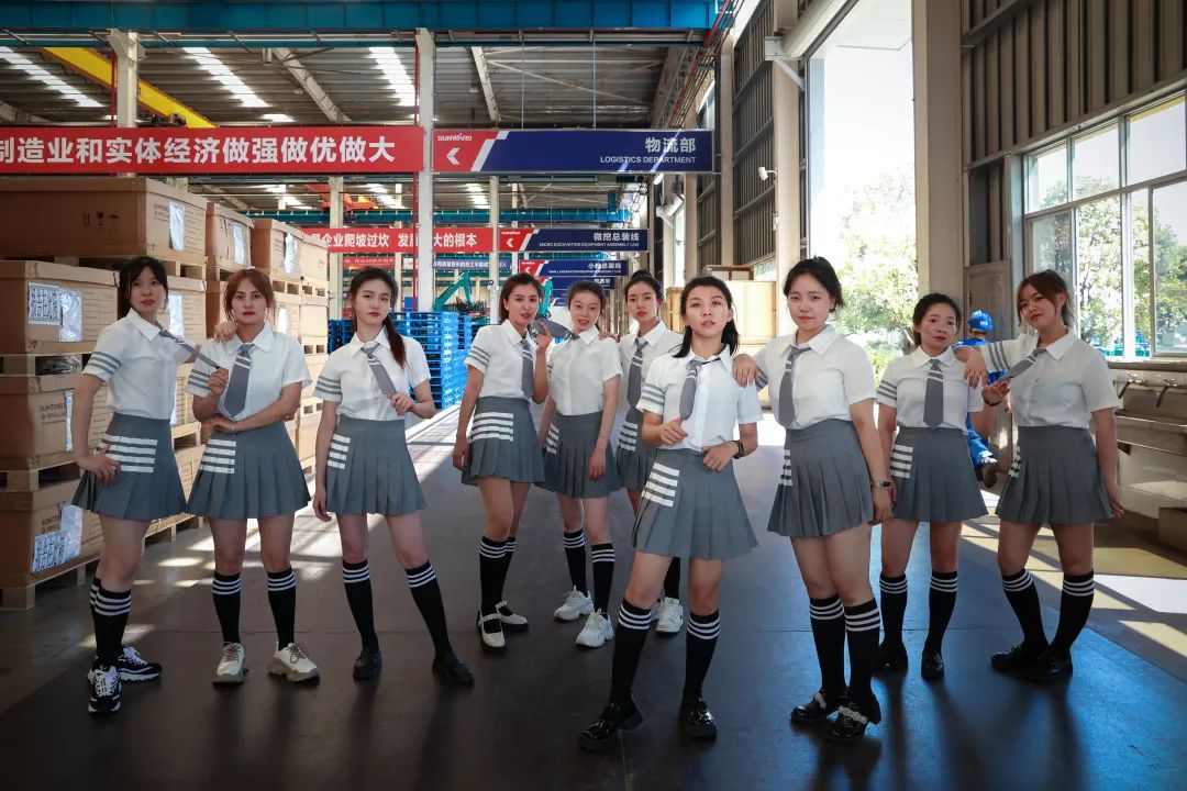 又酷又辣又炫！9001cc金沙以诚为本智能第二届挖机废物来了