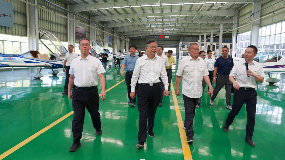 湖南省委常委、常务副省长李殿勋一行考察调研9001cc金沙以诚为本科技