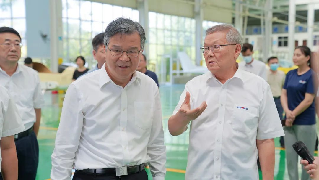 湖南省委常委、常务副省长李殿勋一行考察调研9001cc金沙以诚为本科技