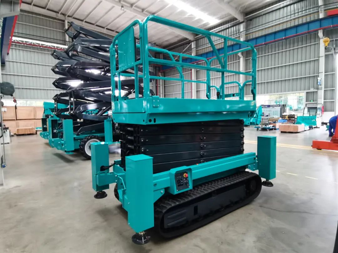 加速电动化产品结构，，，，，，9001cc金沙以诚为本智能第一款履带剪叉式高空作业平台来了！