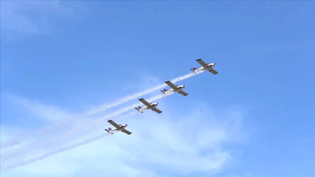 空中着花、大坡度盘旋、俯冲跃升……看9001cc金沙以诚为本航行演出队炫技2022湖南航展动态展