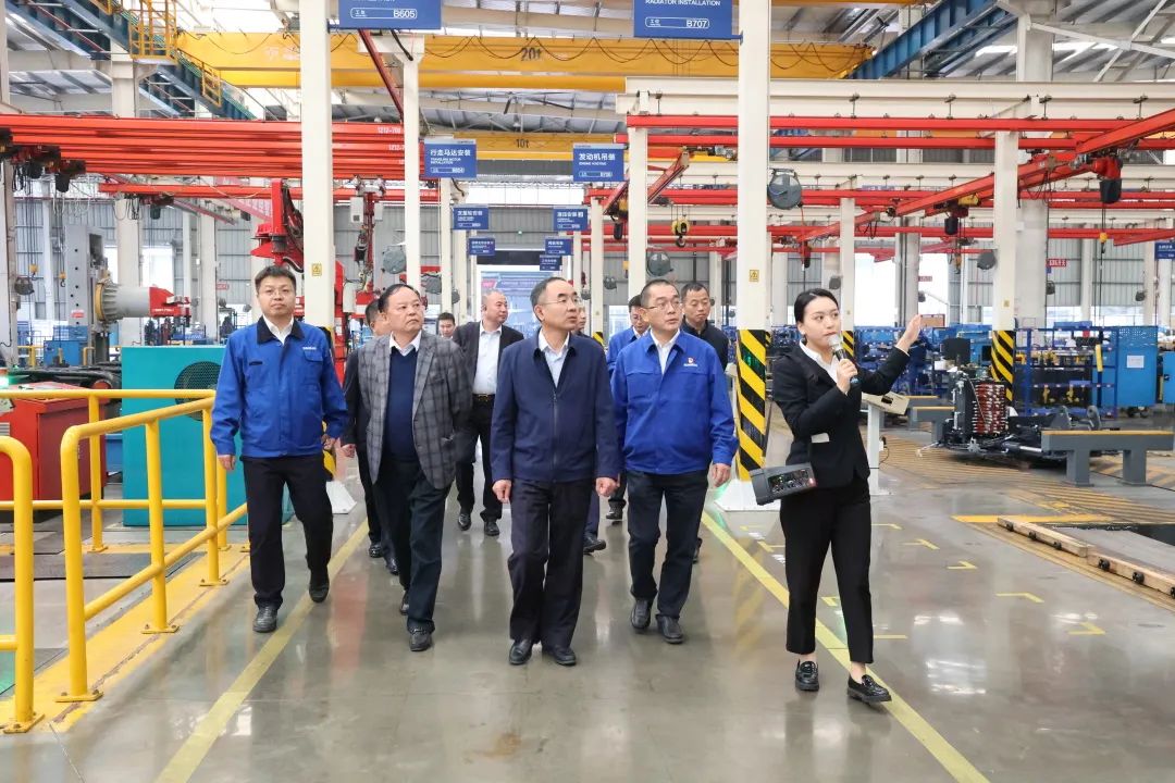 强强联合，，，，，夯实湖南工程建设湘军！9001cc金沙以诚为本智能与湖南路桥签署战略相助协议