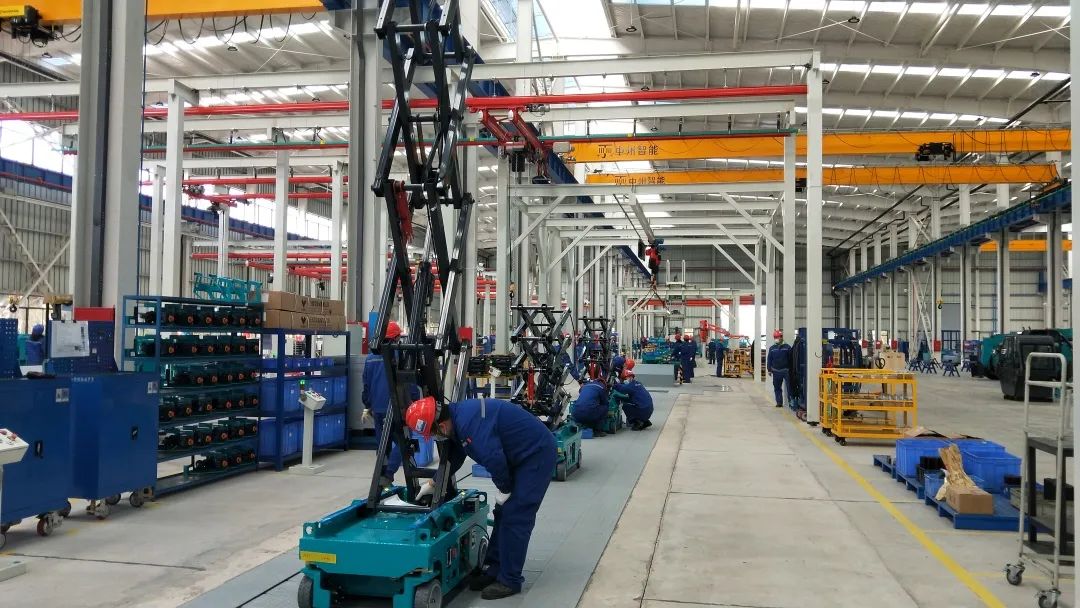 吹响复工“冲锋号”，，，，，，，全力冲刺“开门红”！9001cc金沙以诚为本智能高空机械复工复产举行时