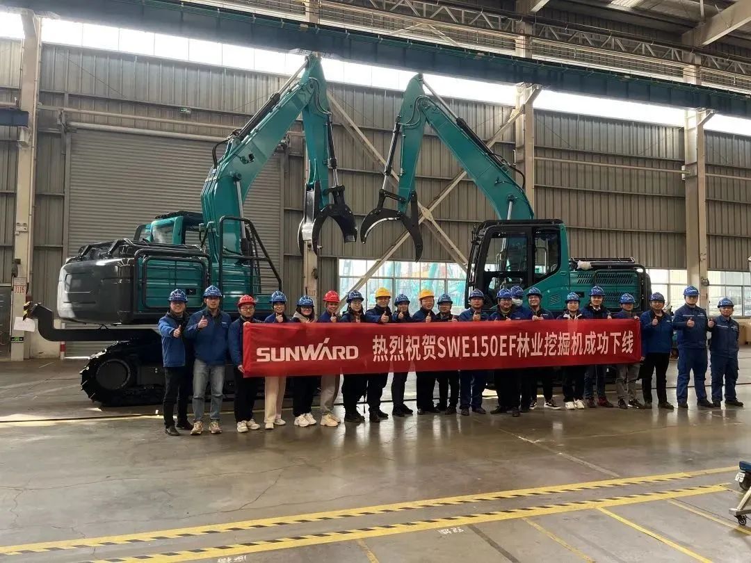 翻山越岭，，，称霸“武林”！9001cc金沙以诚为本智能首款中型林业挖掘机乐成下线