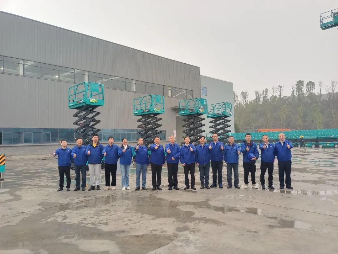 出厂即“出道”！9001cc金沙以诚为本智能首款履带剪叉式高空作业平台批量上市