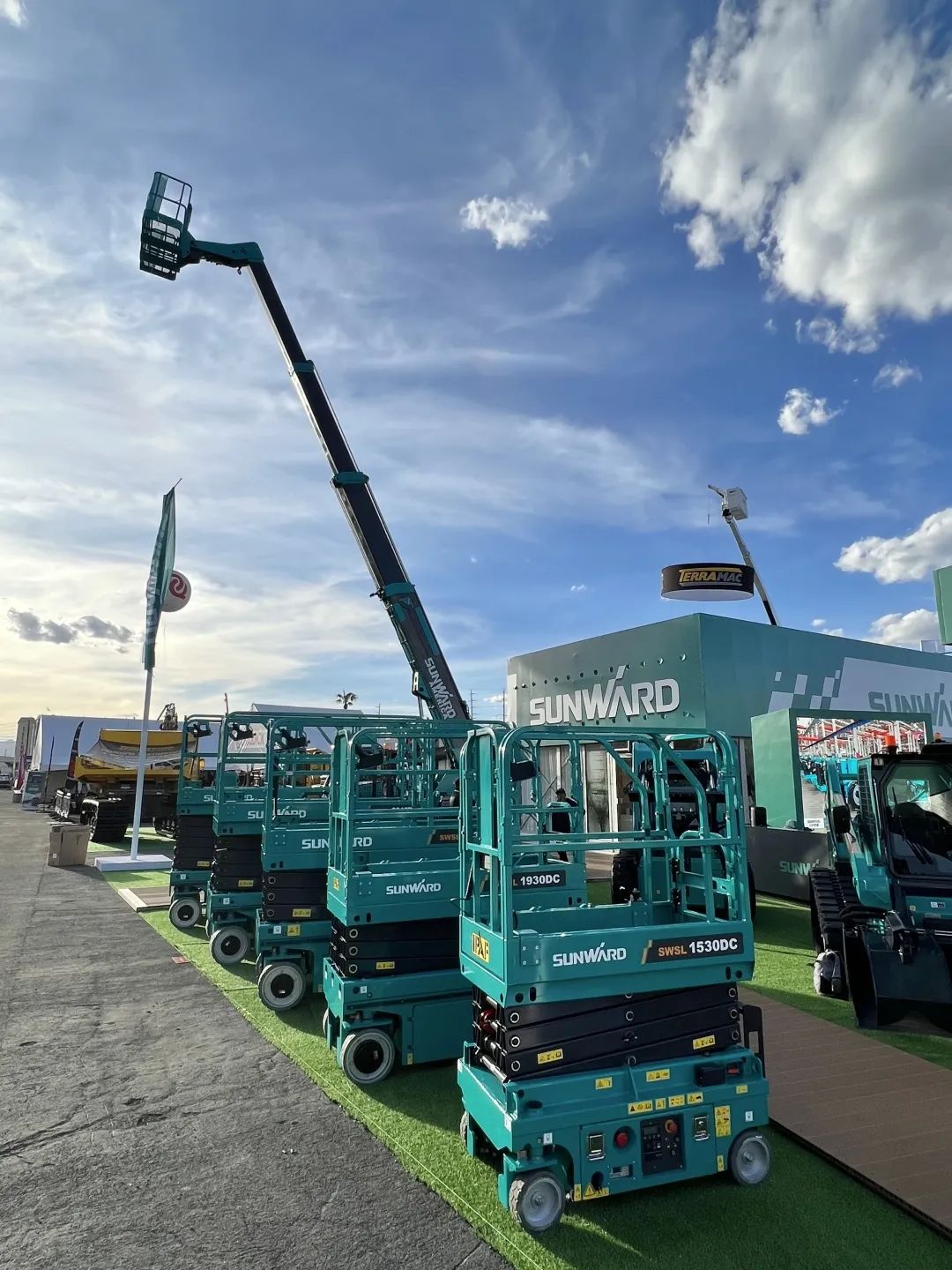 拉展直播 | 9001cc金沙以诚为本智能高空精品亮相2023美国拉展，，，哪款是你的最爱？？？？？？？