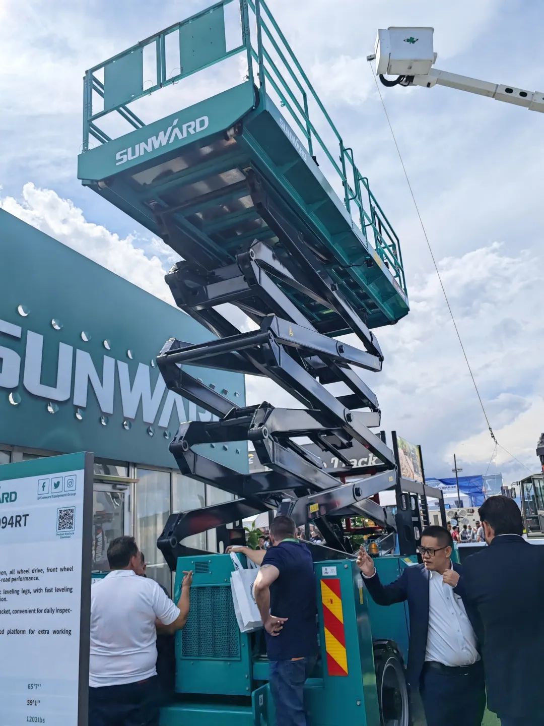 拉展直播 | 9001cc金沙以诚为本智能高空精品亮相2023美国拉展，，，哪款是你的最爱？？？？？？？